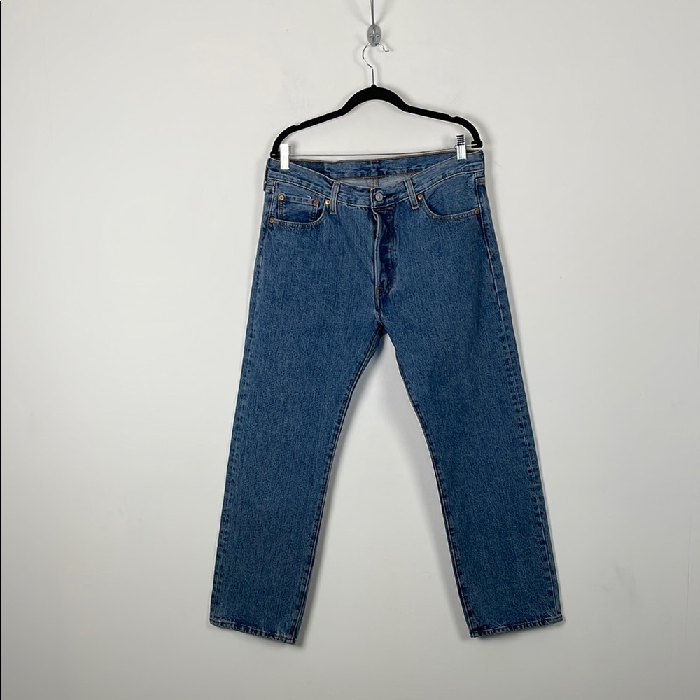 Levis 501 Men's 34/29 Button Fly 5 Pocket Relaxed Fit Straight Leg Blue Jeans